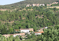 Vue sur le hameau de Carnoulès Vue sur le hameau de Carnoulès